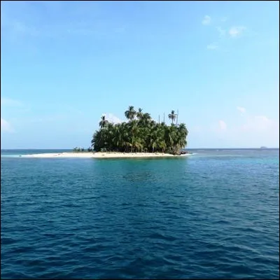 Dans quelle s&eacute;rie t&eacute;l&eacute;vis&eacute;e un groupe de personnages incluant Jack Shephard et Kate Austen s'&eacute;crase-t-il sur une &icirc;le ?