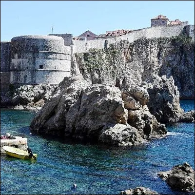 Dans quel pays se trouve la ville de Dubrovnik, qui a &eacute;t&eacute; l'un des principaux d&eacute;cors de la s&eacute;rie "Game of Thrones" ?