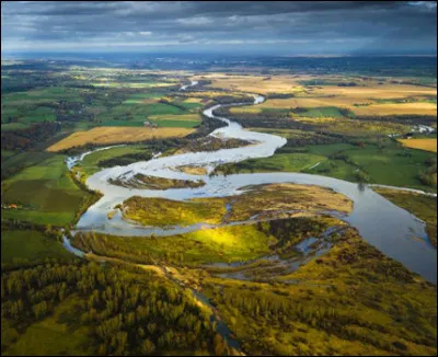 Quelle rivière passe près de Vichy ?