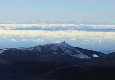 Nous continuons le voyage par une randonnée et arrivons au Grand Ballon, le point culminant. Mais de quel massif ?