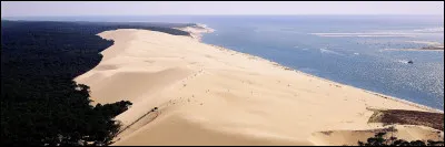 Nous visitons une petite ville dont le bassin qui porte son nom est très connu. Où sommes-nous ?