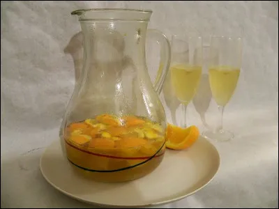 D'Ardèche en Gard et de Lozère en l'Isère, vous aurez droit au pot local (non, ce n'est pas une taxe !). Comment nomme-t-on cette boisson sans chichi ni décorum ?