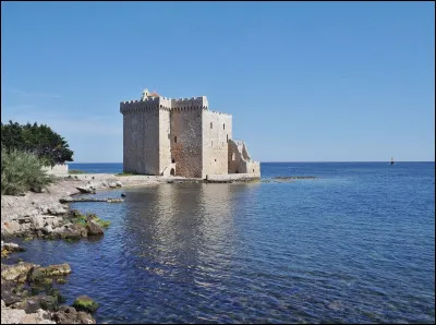 Laquelle des îles de Lérins a une vocation monastique depuis 410 ?
