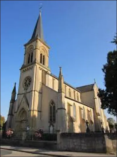 Voici l'église Notre-Dame de Peltre. Commune de la métropole de Metz, dans le Grand-Est, elle se situe dans le département ...