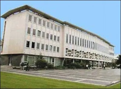 Cette ville est la gagnante 2020 des plus beaux marchés de France !
Quelle est la ville qui a la chance d'avoir cette mairie ?