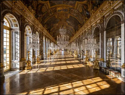 Résidence des rois de France, c'est l'un des plus somptueux palais au monde. Je vous parle bien sûr...