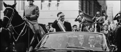 Salvador Allende est élu président de la République du Chili en ...