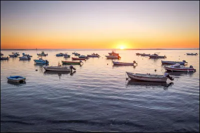 Comment le petit lagon qui prolonge la longue et belle plage de l'Etang-Salé se nomme-t-il ?