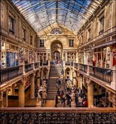 Où se situe le passage Pommeraye ?