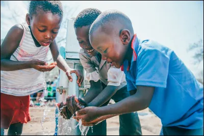 En 40 jours en 2017, Boyce a aidé à amasser plus de $_______ pour le projet appelé Thirst Project.