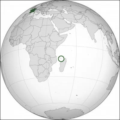 Quel département est représenté par le numéro 976 ?