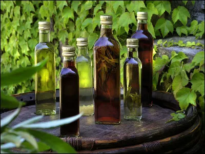 Orléans est incontestablement la capitale de ce produit. Seule la maison Martin Pouret perpétue aujourd'hui sa tradition à l'ancienne tout en développant de nouvelles recettes. Quel est ce produit ?