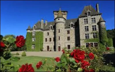 Voici un château perché sur son roc escarpé, à 750 mètres d'altitude. Où se trouve-t-il ?