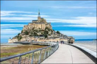 En quelle année le grand départ du tour de France a-t-il été donné du Mont Saint-Michel ?
