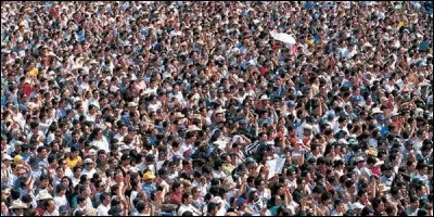 Combien la France compte-t-elle d'habitants environ ?