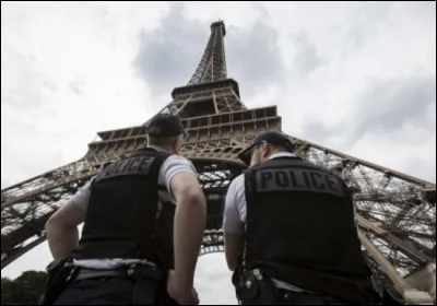 Sport (4) > 1996 31/12 > Un grimpeur un peu givré monte depuis la base jusqu'au sommet : quel temps met-il et quelle température fait-il ?