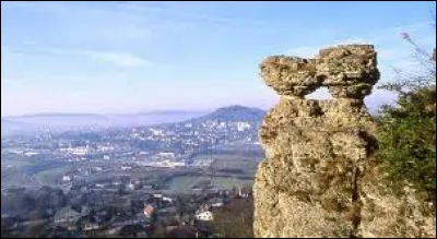 Ce rocher a été sculpté avec le temps en forme de sabot. Il s'agit du...