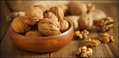 Je me permets une petite vacherie : On connaît la noix de Grenoble ! Mais en réalité c'est la noix de la région grenobloise, quelle petite ville iséroise est la véritable capitale de la noix ?