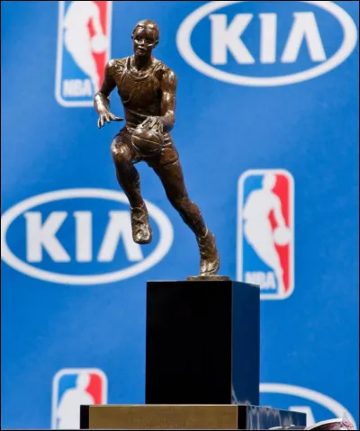 Ce sont les joueurs qui votent pour élire le MVP de la ligue.