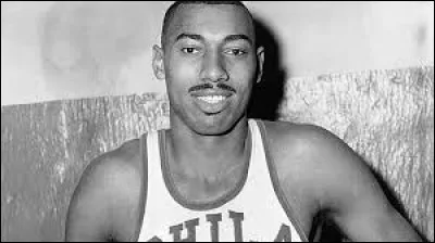 Wilt Chamberlain est le seul joueur à avoir été MVP l'année de sa saison rookie (première année en NBA). Ce fut lors de la saison 1959-60.