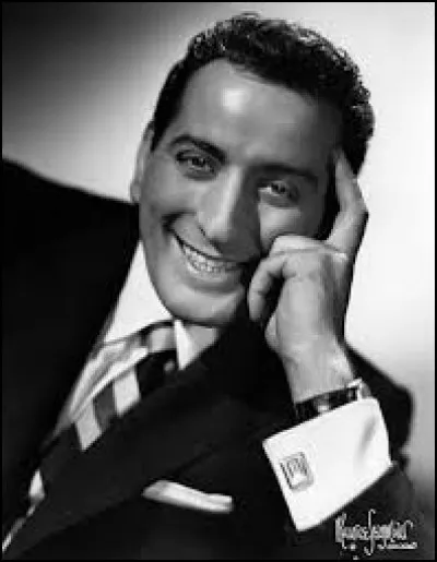 ''Stranger in Paradise'' est un titre de Tony Bennett inspir&eacute; par un extrait de l'op&eacute;ra ''Le Prince Igor'' d'Alexandre ---------------.