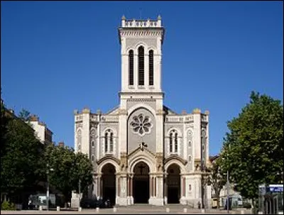 La cathédrale Saint-Charles-Borromée de Saint-Étienne est une cathédrale byzantin.