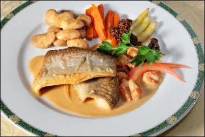 N'hésitez pas à rencontrer les artisans ; heureux de montrer leur savoir-faire, ils répondront à vos questions.
Avant de partir, dégustez l'omble chevalier, cousin de la truite et du saumon, un poisson à la chair fine, délicate et fondante, de la famille des...