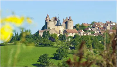 Continuons notre escapade avec le village de Châteauneuf, en Côte-d'Or. Cette jolie petite commune de Bourgogne est l'une des plus connues de sa région et présente une vraie douceur de vivre à trouver parmi ses rues charmantes et sa cité médiévale. C'est une bourgade d'environ...
Indice : un nouveau film de 2020, nommé "Été ____" ; c'est aussi le numéro de la Vendée.