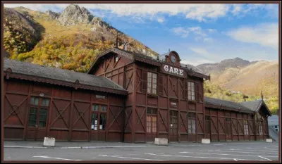 Celle-ci se situe à 910m d'altitude. Elle n'est plus en service mais a été classée aux Monuments historiques.