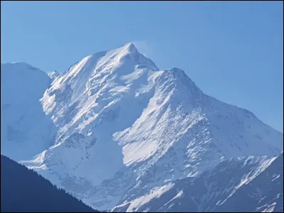 Quelle est la deuxième plus haute montagne d'Europe ?