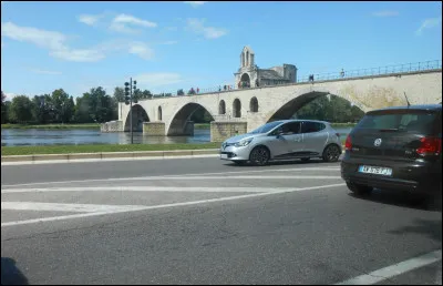 Dans quelle ville se trouve ce fameux pont ?