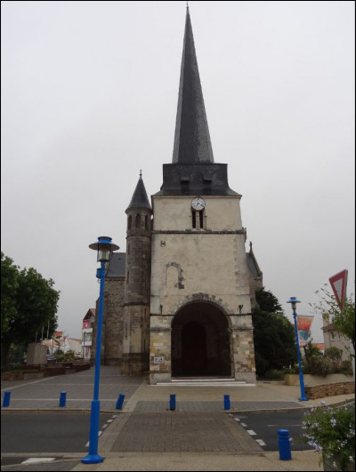 Dans quelle ville de France pouvez-vous trouver cette église située en Vendée ?