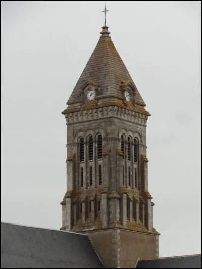 Dans quelle région de France cette tour d'église se situe-t-elle ?