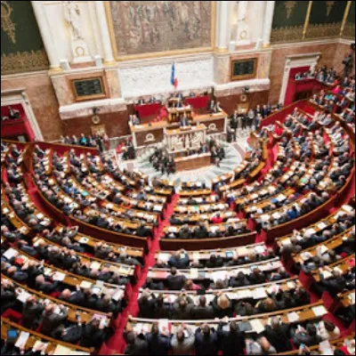 Quel surnom animalier d&eacute;signe le si&egrave;ge du pr&eacute;sident de l'Assembl&eacute;e nationale fran&ccedil;aise ?