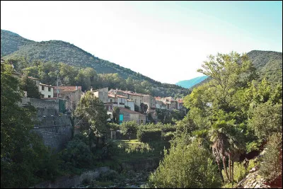 Que passent peuples et siècles, la nature toujours demeure : ainsi, "Finestret", en français ou catalan, signifie toujours depuis 901 "..."