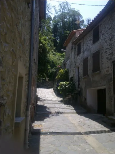 Est-ce à cause d'être au fond d'un verrou que l'on se sente dans un refuge inatteignable ? Certains, en tous cas, l'avaient bien compris !