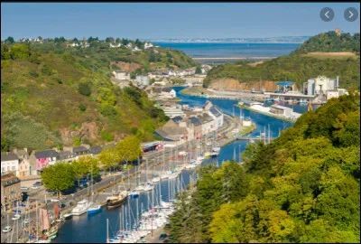 Dans quel département se situe Saint-Brieuc ?