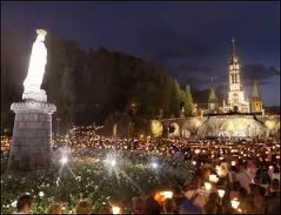 Aujourd'hui, Lourdes accueille chaque année entre 5 et 6 millions de visiteurs.