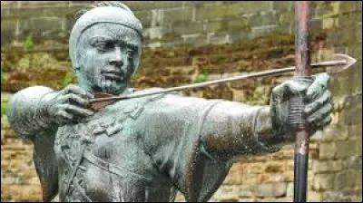 ''The Highwayman'' signifie ''le bandit de grand chemin''. Le plus gentil et le plus célèbre est Robin des Bois qui sévissait dans la forêt de Sherwood. Près de quelle ville se trouve-t-elle ?