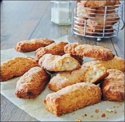 Né à Calenzana c'est l'un des biscuits les plus célèbres de Corse. Croustillant, dans différents parfums mais toujours au vin blanc, c'est...