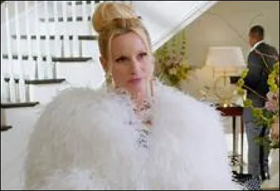 Qui est Alexis pour Fallon Carrington ?