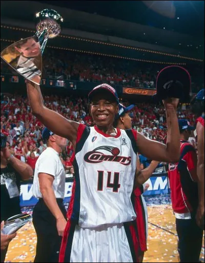 Cynthia Cooper a été élue meilleure joueuse des finales WNBA quatre fois d'affilée. Ce fut lors des 4 premières saisons de l'histoire de la ligue.