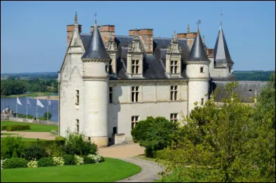 Comment se nomme ce château de style gothique ?