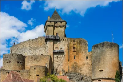 Comment s'appelle ce château fort édifié sur une falaise ?