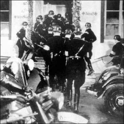 En quelle ann&eacute;e eut lieu la Nuit des longs couteaux, pendant laquelle le Parti nazi &eacute;limina ses Sections d'assaut ?