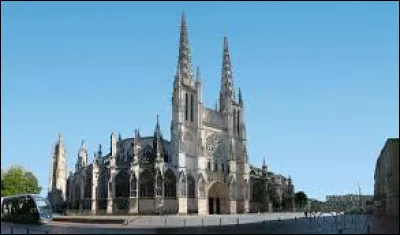 Dans quelle cathédrale se sont déroulés le mariage d'Aliénor d'Aquitaine avec Louis VII et le mariage d'Anne d'Autriche avec Louis XIII ?