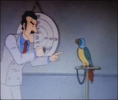 Lorsque l'un des ravisseurs pointe le perroquet du doigt, comment celui-ci réagit-il  ?