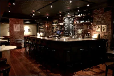 Niv 3 : Quel est le nom du sorcier que Harry rencontre pour la deuxième fois dans le bar ?