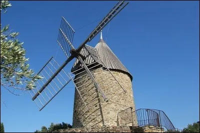 Cette réponse devrait vous permettre de souffler un peu, allez, c'est bien parce que c'est vous, je vous propose le moulin de Collioure, dans ...
