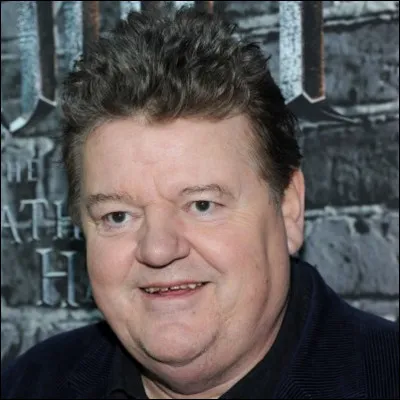 Quel personnage est incarné par Robbie Coltrane ?